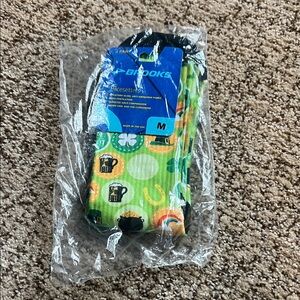 NEW Brooks St. Patties day Socks